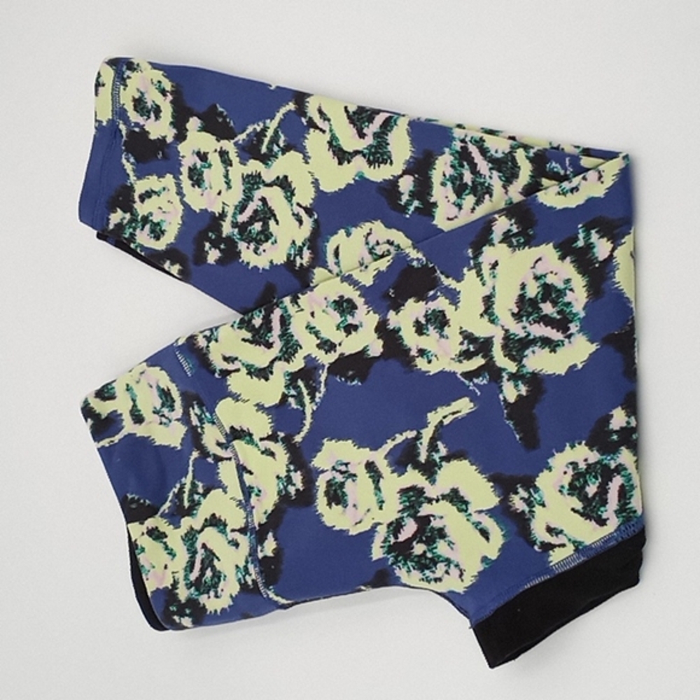 VSX Sport Knockout Floral Print Capri‎ Leggings Blue Yellow S